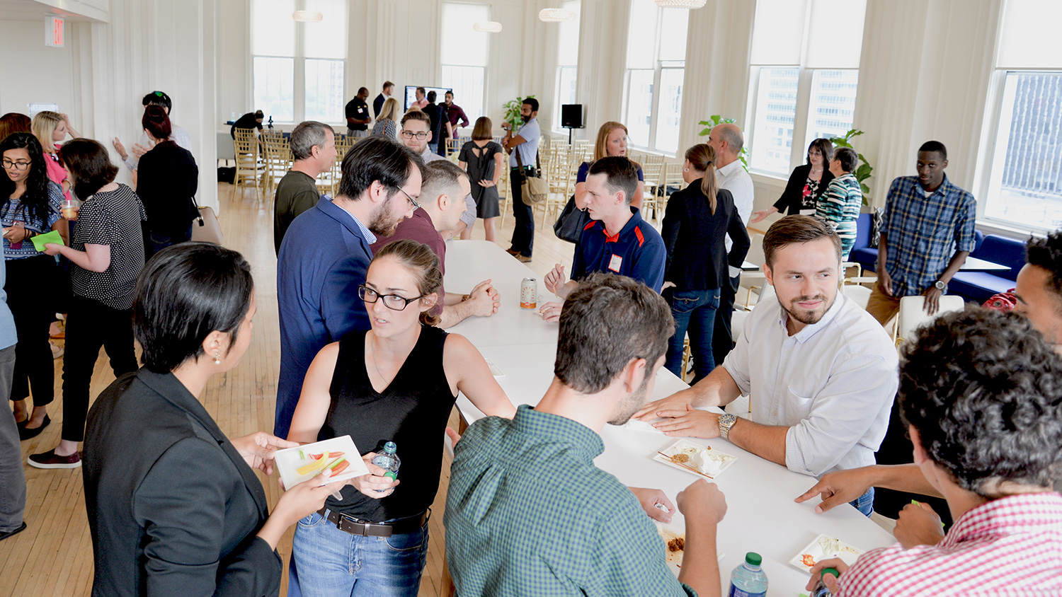 2018 Andrews Accelerator participants had time to network with local entrepreneurs and faculty before and after their team presentations at the HQ Capital Club in downtown Raleigh.