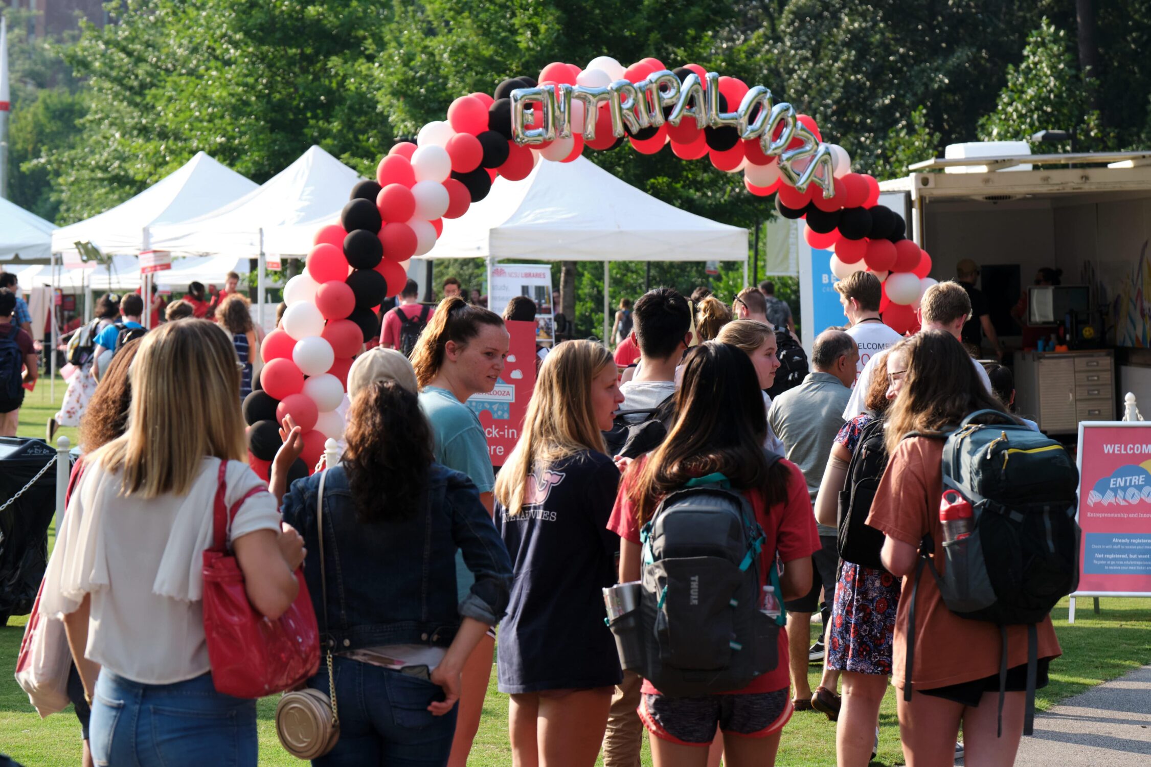 students waiting in line to check into entrepalooza